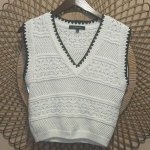 NWOT! Strut And Bolt Crocheted Sweater Vest Size Small White/Black